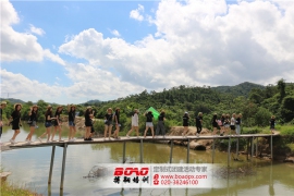 廣州拓展培訓(xùn)公司告訴您戶外活動(dòng)需要注意什么